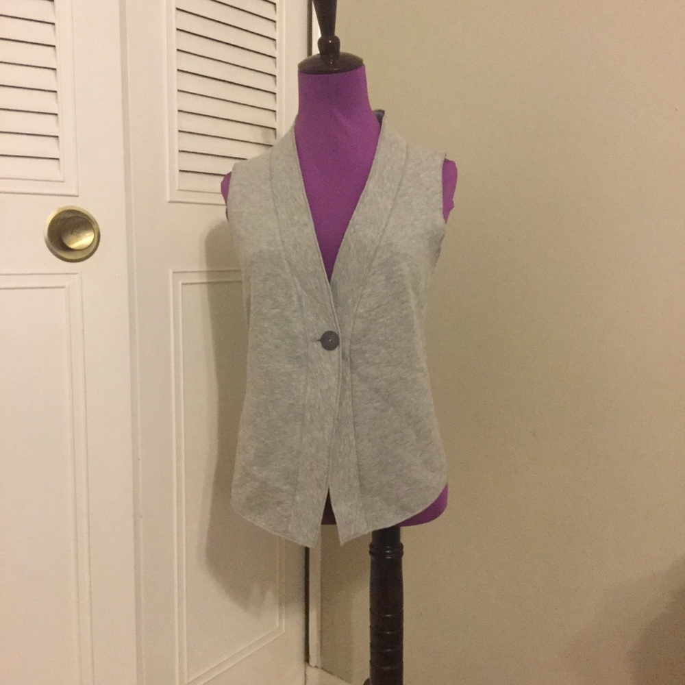 J Jill Vest